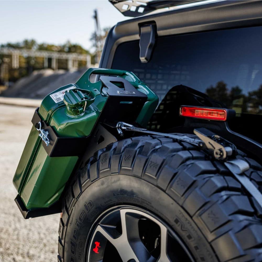 mocowanie-kanistra-20l-bison-gear mocowanie-kanistra-20l-bison-gear