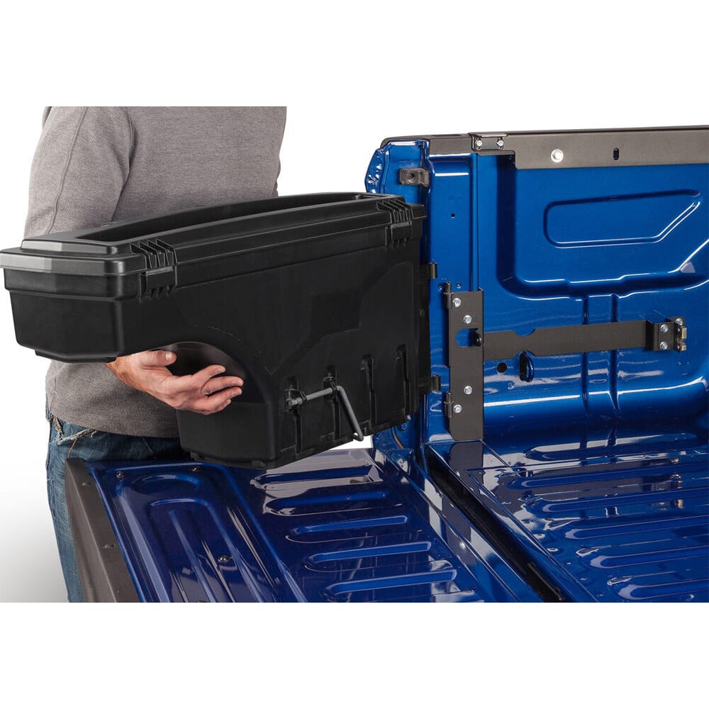 schowek-na-pake-po-stronie-pasazera-realtruck-undercover-swing-case schowek-na-pake-po-stronie-pasazera-realtruck-undercover-swing-case